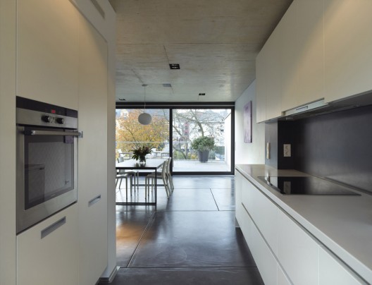 In The Middle Of The Village / STEINMETZDEMEYER Architectes Urbanistes