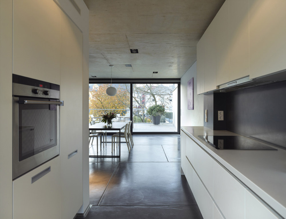 In The Middle Of The Village / STEINMETZDEMEYER Architectes Urbanistes