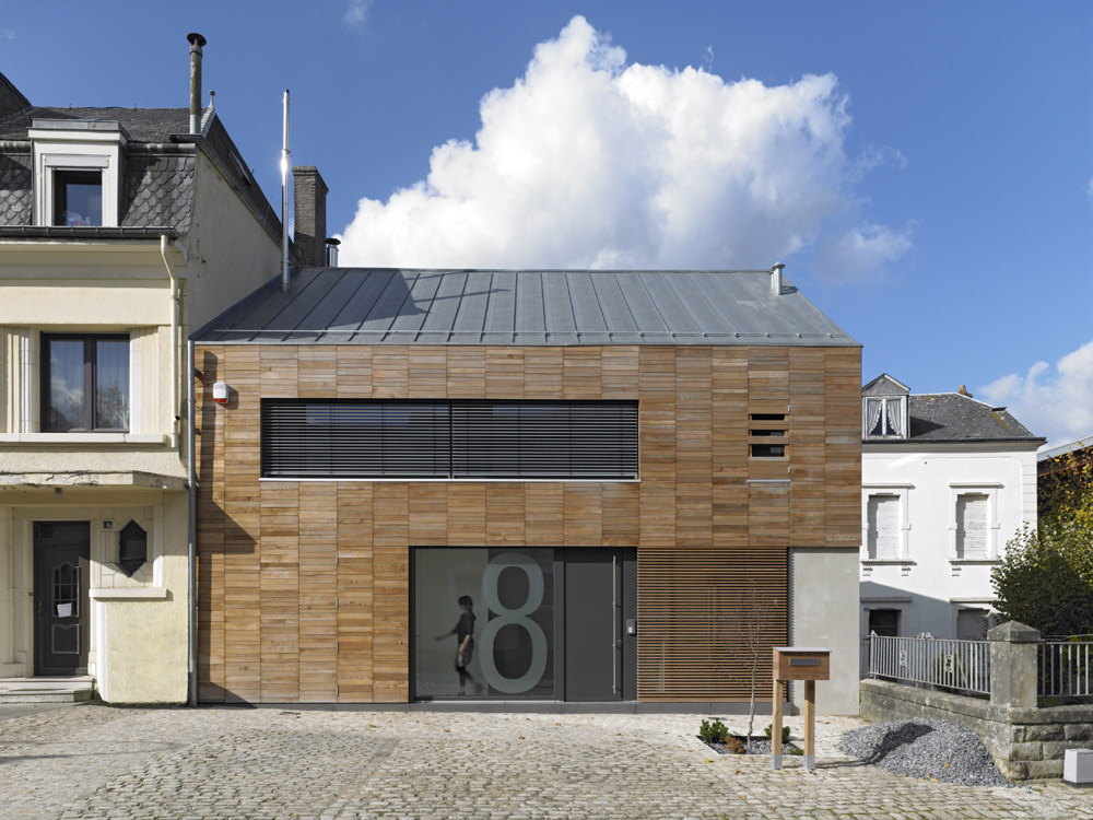 In The Middle Of The Village / STEINMETZDEMEYER Architectes Urbanistes