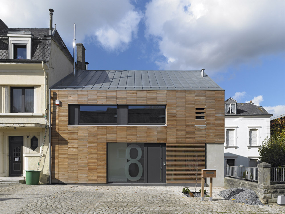 In The Middle Of The Village / STEINMETZDEMEYER Architectes Urbanistes
