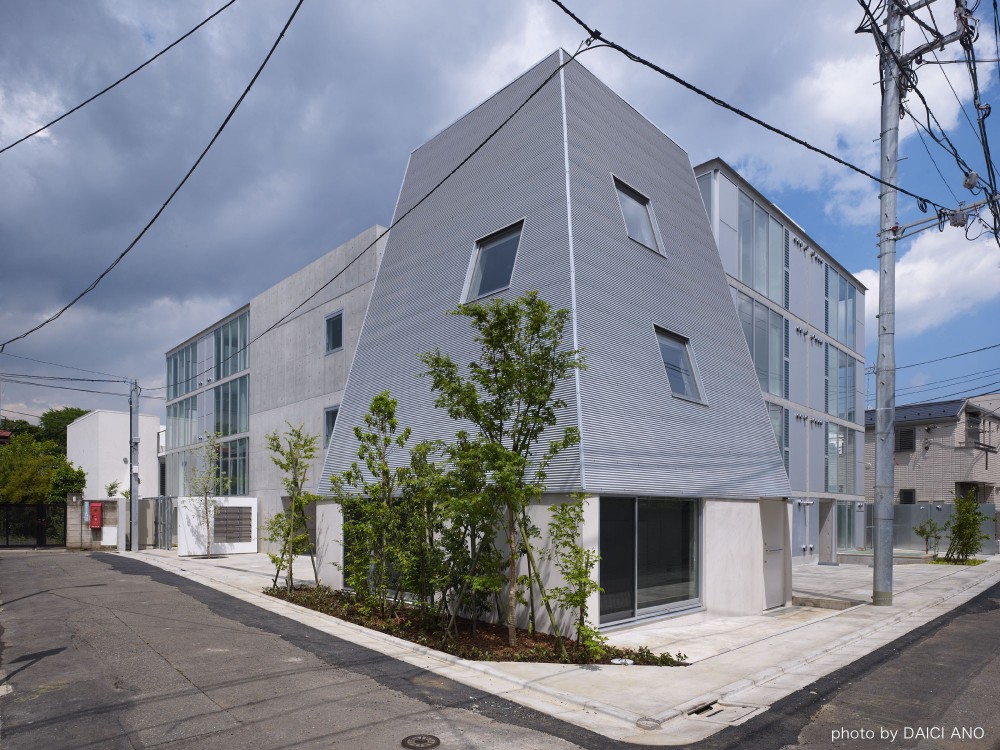 Yutenji Apartments / architecture WORKSHOP
