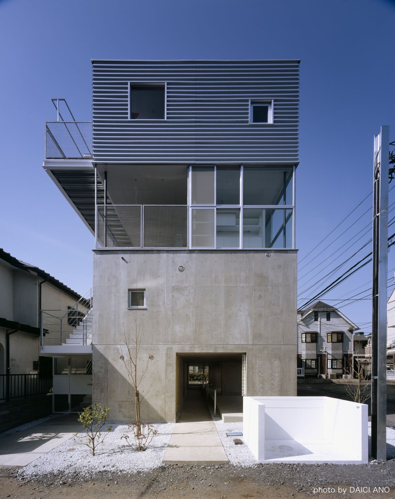 Kobuchi Apartment / Toru Kudo + architecture WORKSHOP