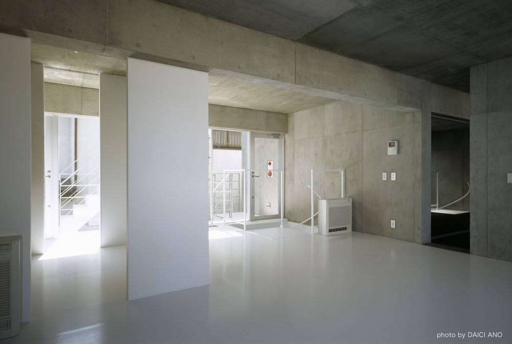 Kobuchi Apartment / Toru Kudo + architecture WORKSHOP