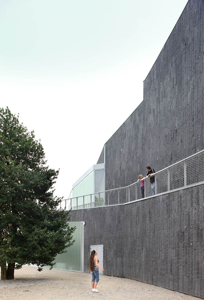 Espace Culturel Victor Jara / L’Escaut Architectures + Bureau d’études Weinand