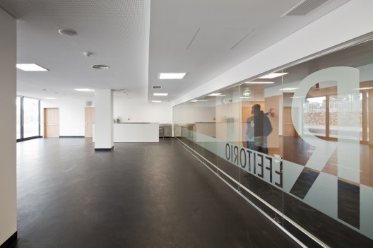 Juso Continuing Care Unit / Saraiva & Asociados