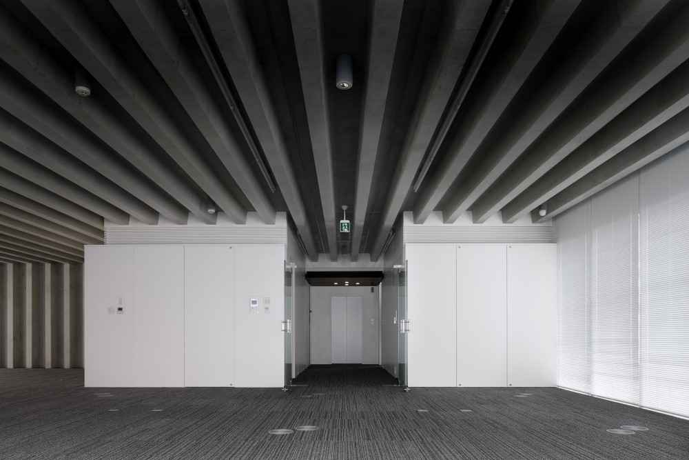 T.S.R.Building / Jun’ichi Ito Architect & Associates