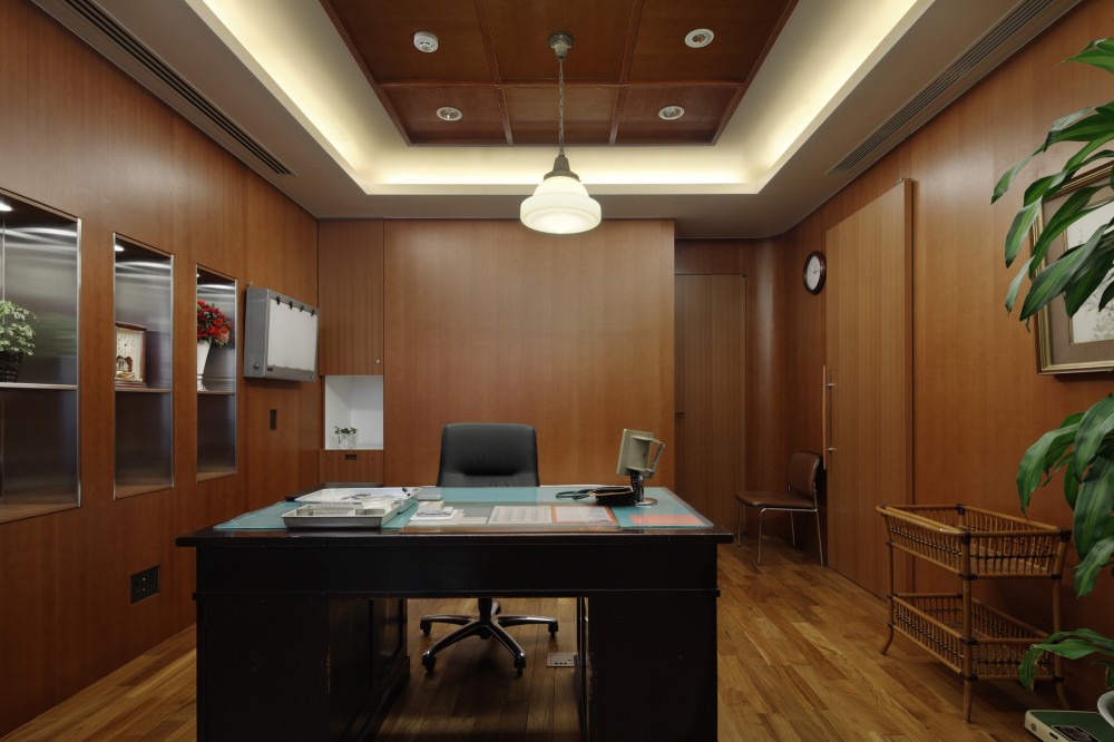 T.S.R.Building / Jun’ichi Ito Architect & Associates
