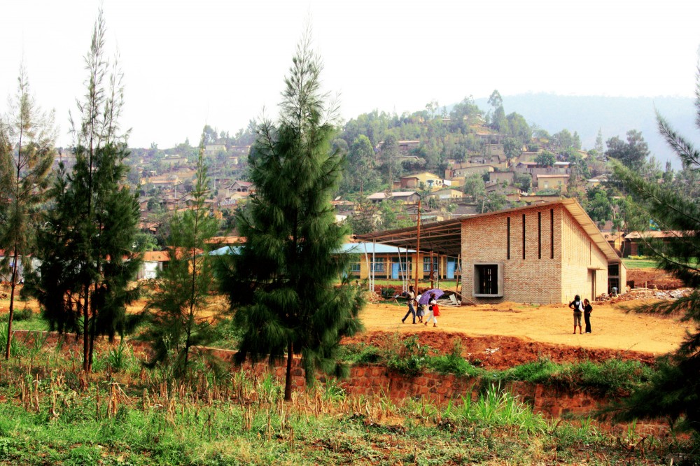 Kimisagara Football for Hope Centre / KDAP with Architecture for Humanity