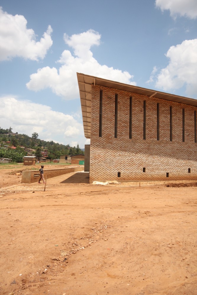 Kimisagara Football for Hope Centre / KDAP with Architecture for Humanity