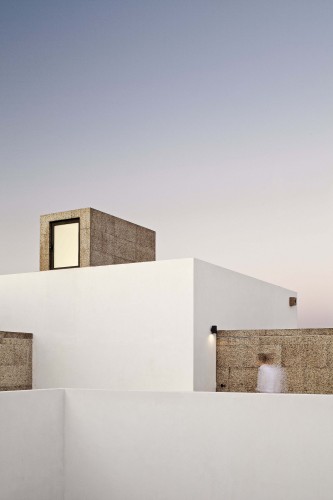 Villa Extramuros / Vora Arquitectura