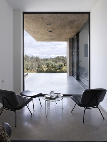 Villa Extramuros / Vora Arquitectura