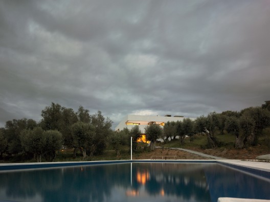 Villa Extramuros / Vora Arquitectura