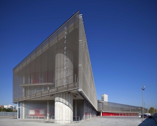 Parque Central de Bomberos de Mallorca / Jordi Herrero Arquitecto