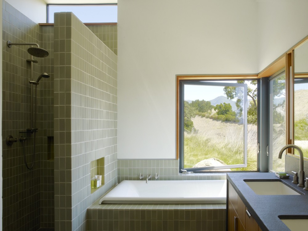 Santa Ynez House / Fernau + Hartman Architects