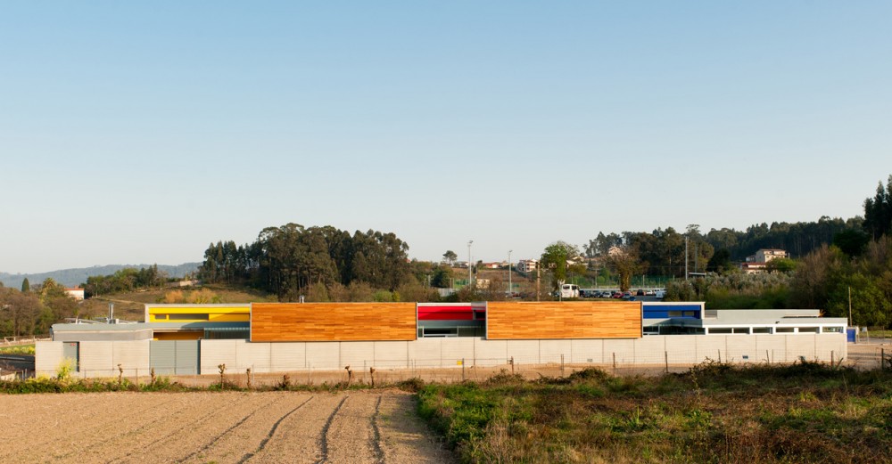 Primary School In O Revel / Cendón – Vázquez Arquitectos