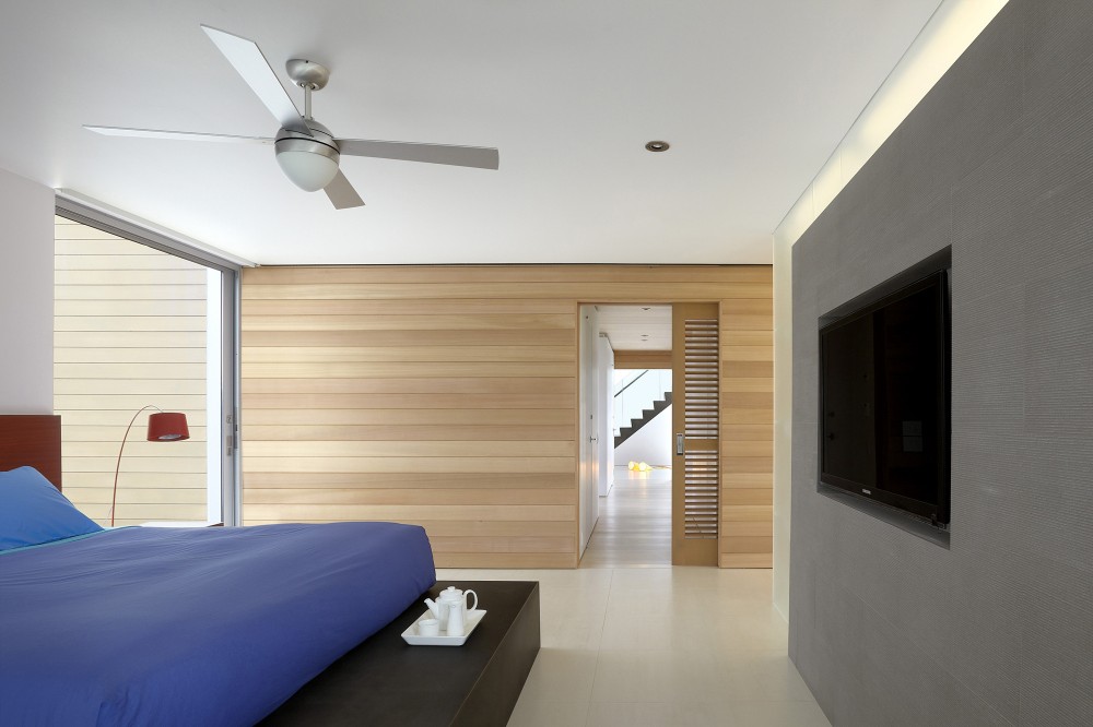 Beach Walk House / SPG Architects