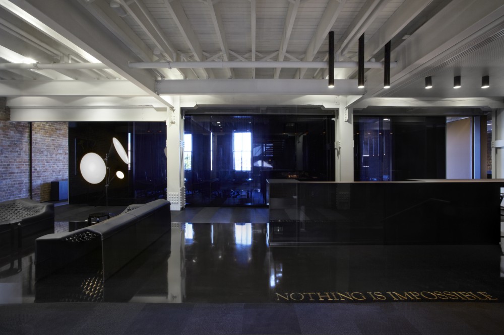 Saatchi & Saatchi / Smart Design Studio
