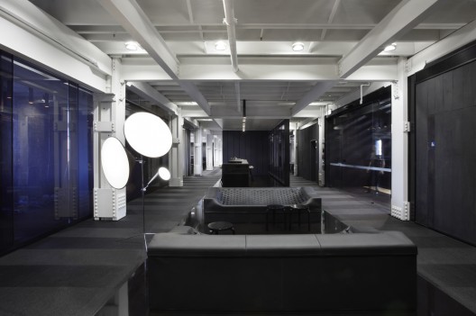 Saatchi & Saatchi / Smart Design Studio