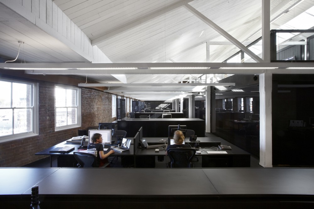 Saatchi & Saatchi / Smart Design Studio