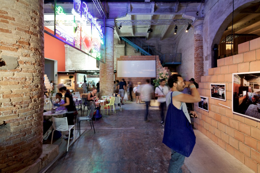 Venice Biennale 2012: Torre David, Gran Horizonte / Urban Think Tank + Justin McGuirk + Iwan Baan