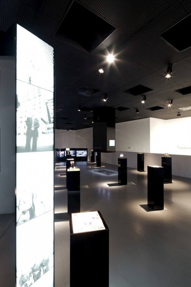 Venice Biennale 2012: Aircraft Carrier / Israeli Pavilion