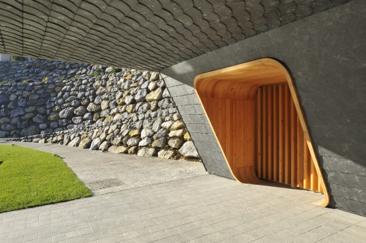 Villa "On the deck into life" / Superform