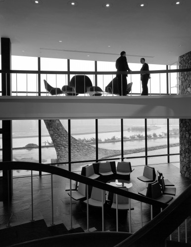 Video: The late Pedro E. Guerrero speaking at the Julius Shulman Institute (6)