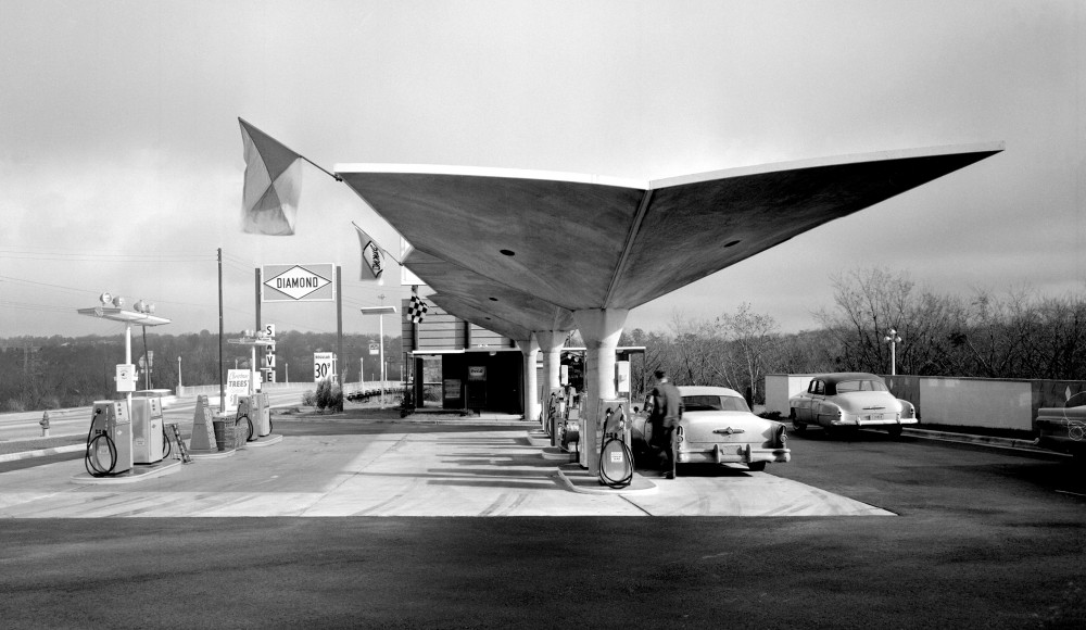 Video: The late Pedro E. Guerrero speaking at the Julius Shulman Institute
