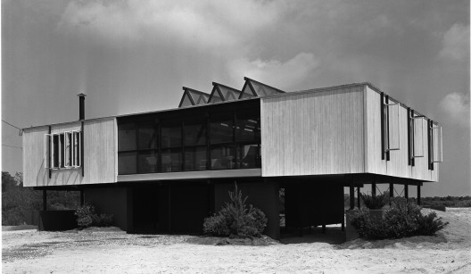 Video: The late Pedro E. Guerrero speaking at the Julius Shulman Institute (4)