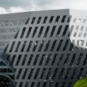 Keelung Harbor Service Building / Neil M. Denari Architects (7) Keelung Harbor Service Building / Neil M. Denari Architects (7) Panorama of the site from the South - Courtesy of Neil M. Denari Architects