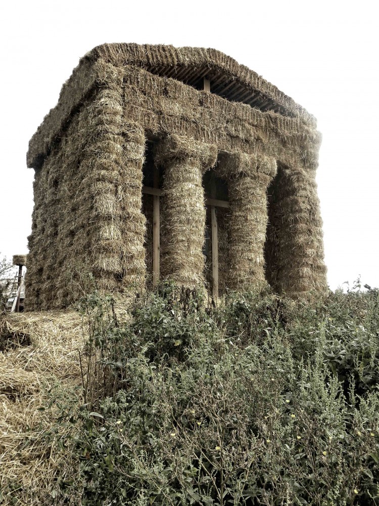 Temple in Antis / AG “LesoSplaw”