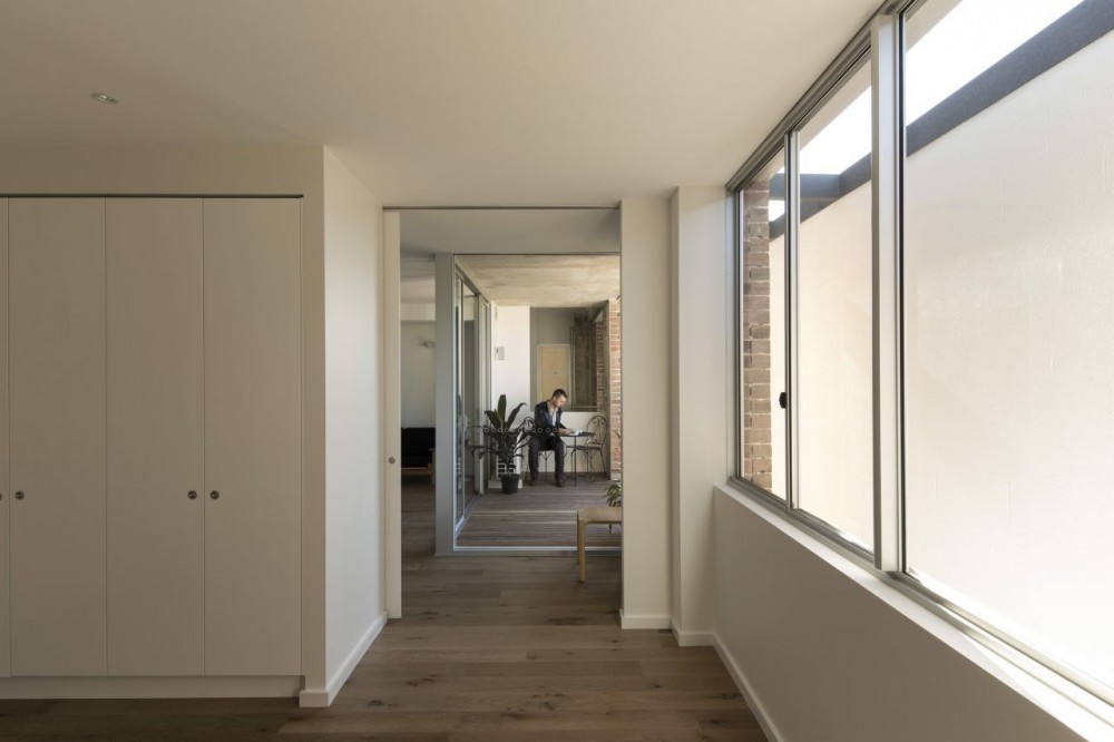 Majestic Theatre Apartments / Hill Thalis Architecture