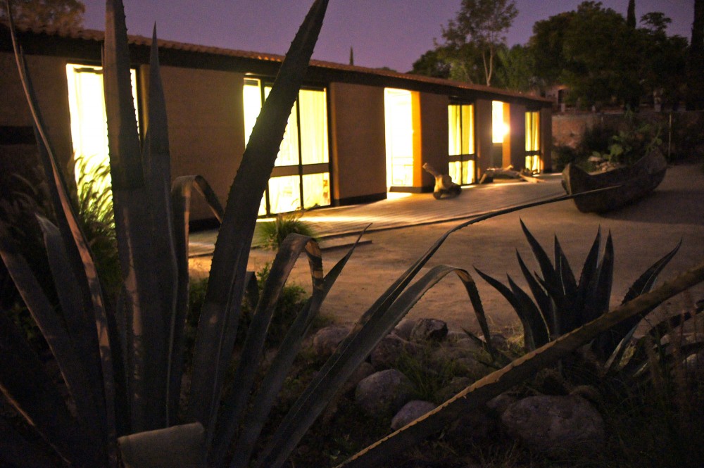 Studio House Sabinos / Juan Carlos Loyo Arquitectura