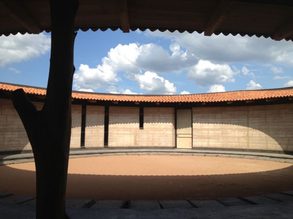 Studio House Sabinos / Juan Carlos Loyo Arquitectura