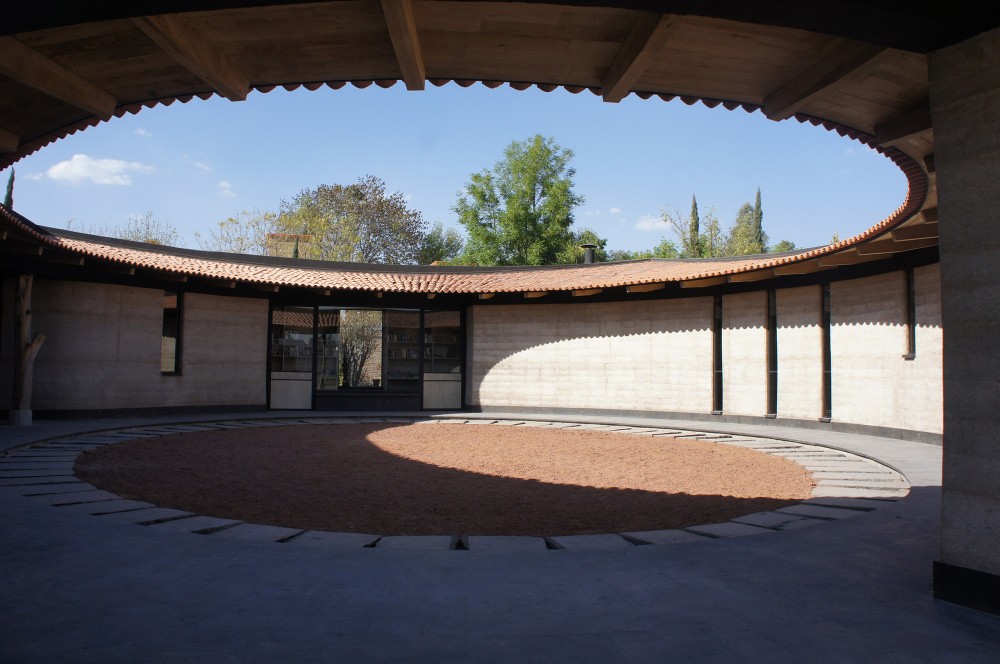 Studio House Sabinos / Juan Carlos Loyo Arquitectura