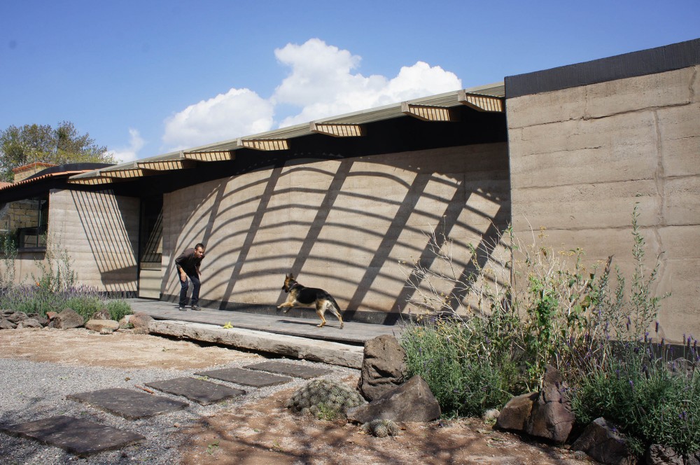 Studio House Sabinos / Juan Carlos Loyo Arquitectura