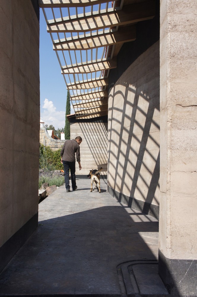 Studio House Sabinos / Juan Carlos Loyo Arquitectura