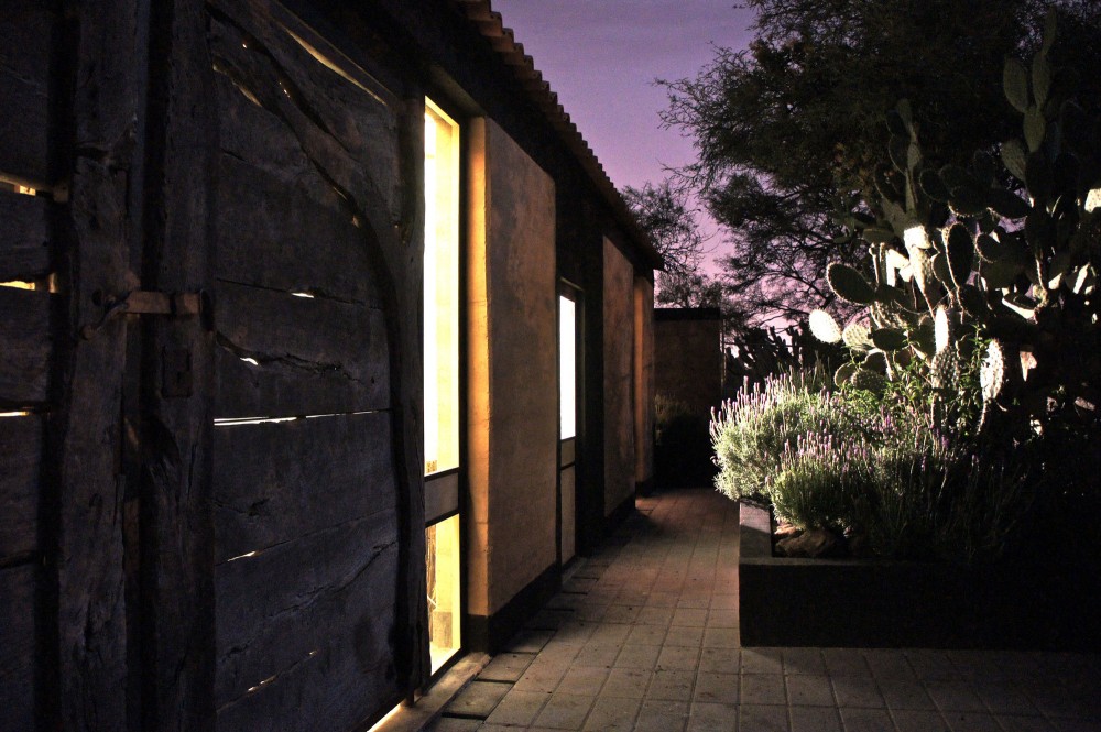 Studio House Sabinos / Juan Carlos Loyo Arquitectura