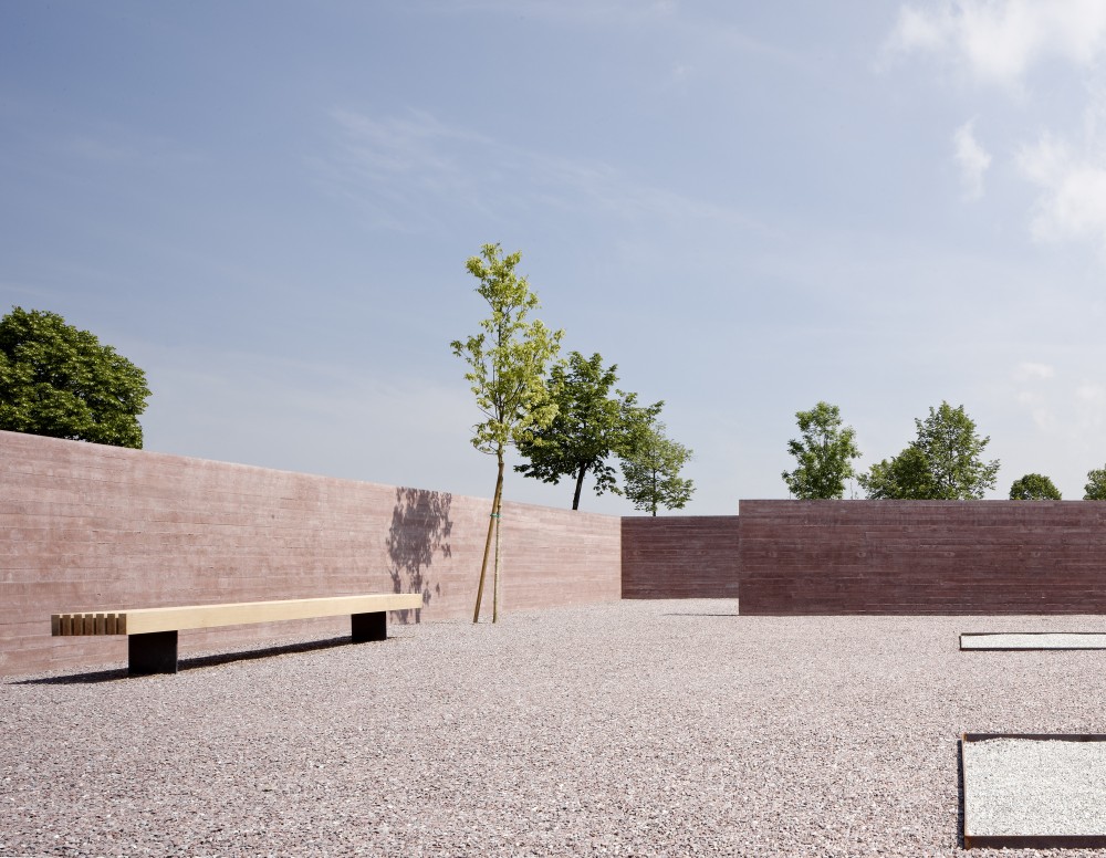Islamic Cemetery in Altach / Bernardo Bader