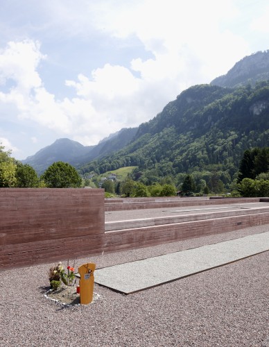 Islamic Cemetery in Altach / Bernardo Bader