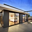 The Abbotsford Warehouse Apartments / ITN Architects The Abbotsford Warehouse Apartments / ITN Architects © Michael Downes