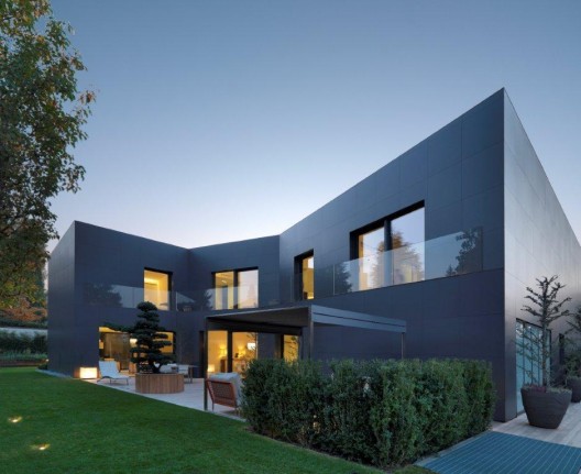 Casa Di Sassuolo / Enrico Iascone Architetti