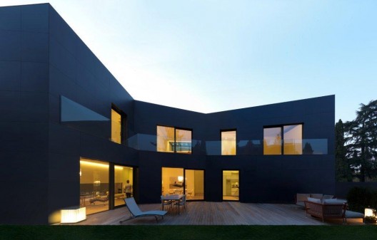 Casa Di Sassuolo / Enrico Iascone Architetti