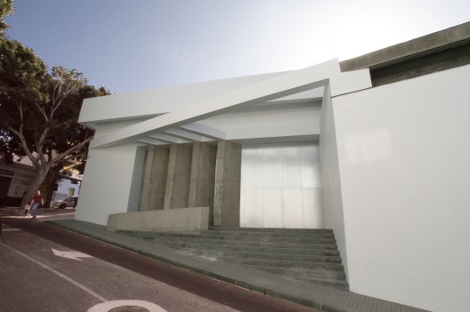 Centro de Atención Socio Sanitario / Estudio Lavín S.L.