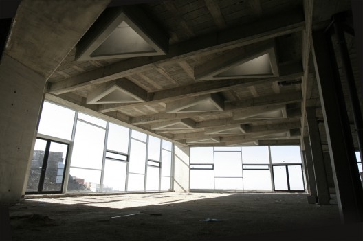Centro de Atención Socio Sanitario / Estudio Lavín S.L.