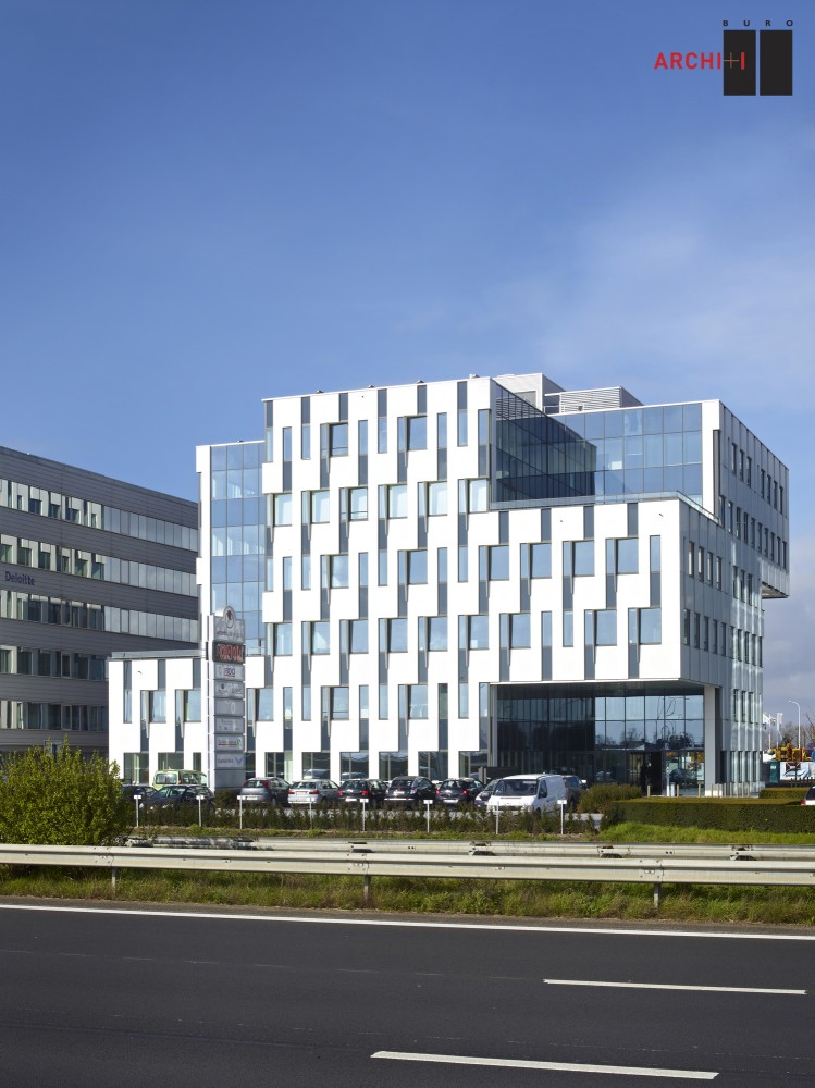 Indimmo Roeselare Office / BURO II & Archi+I