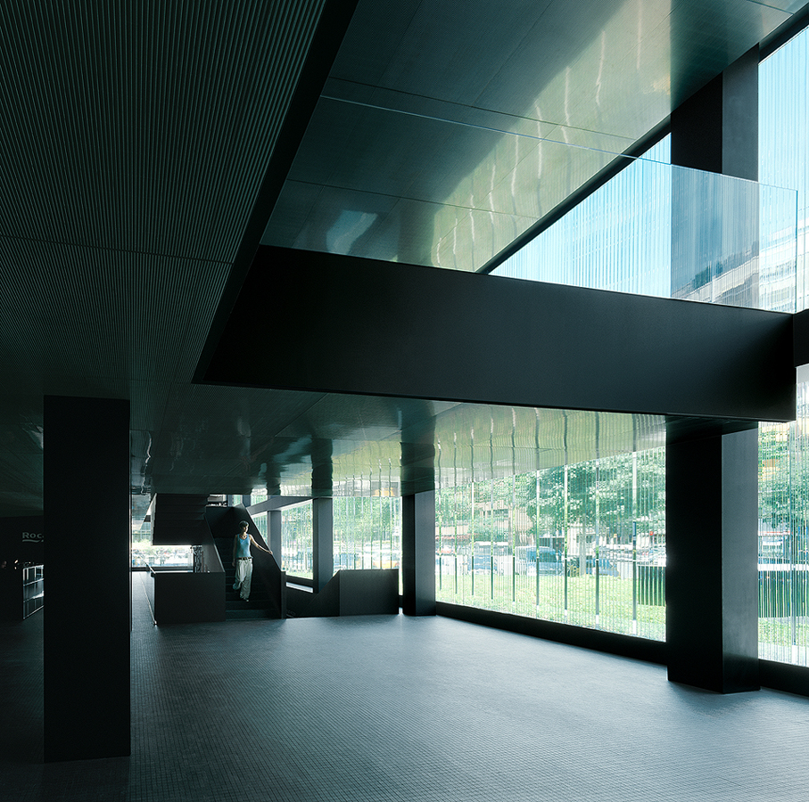 Roca Barcelona Gallery / OAB