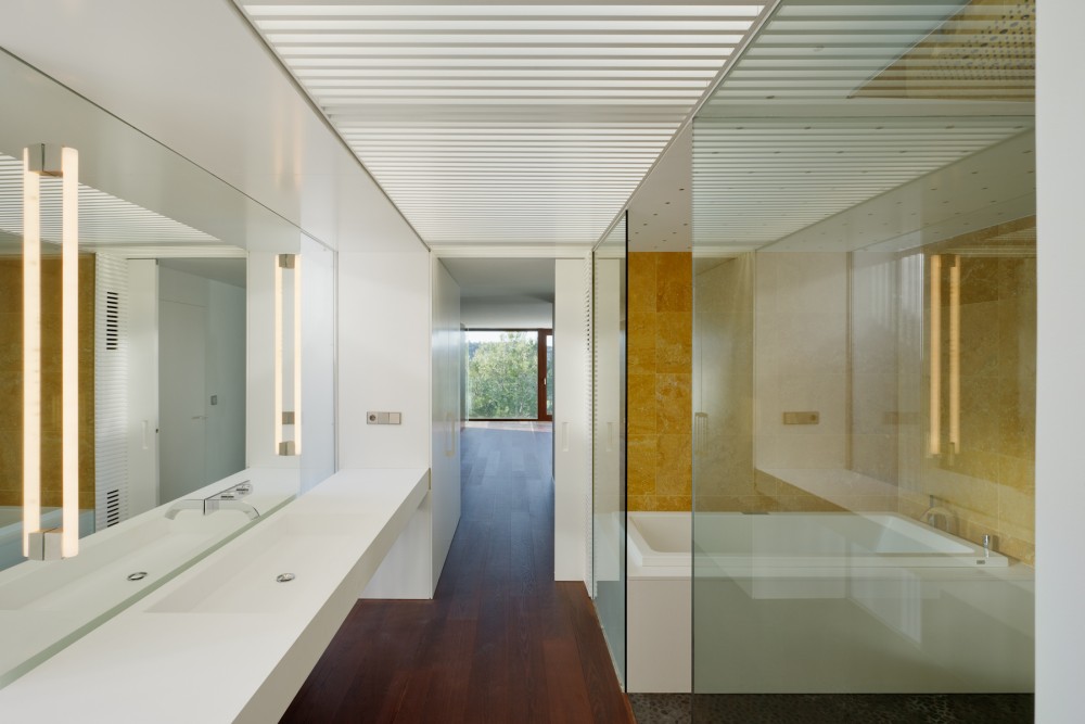 BF House / OAB + ADI
