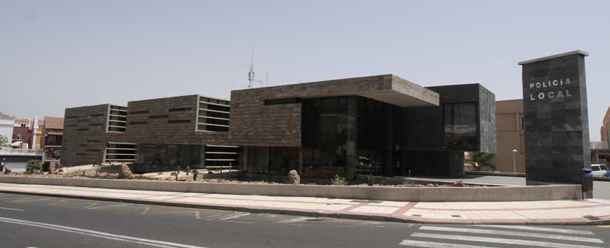 Headquarters of the Local Police of Adeje / Estudio Lavín