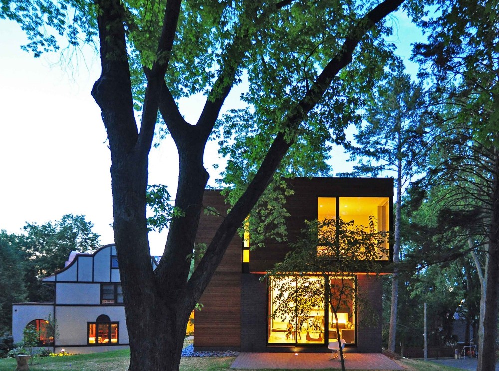 Nexus House / Johnsen Schmaling Architects